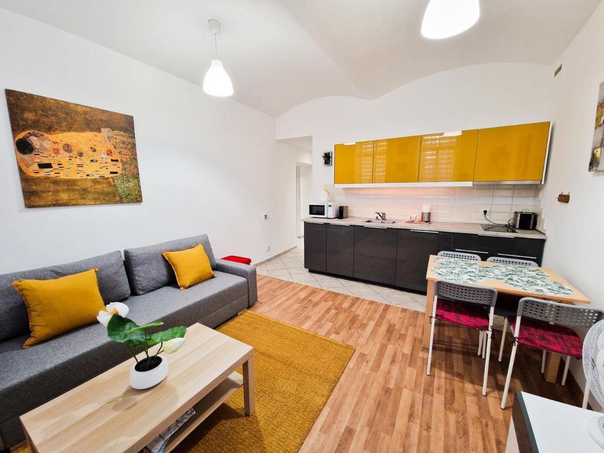 Ground Floor Apartment プラハ エクステリア 写真