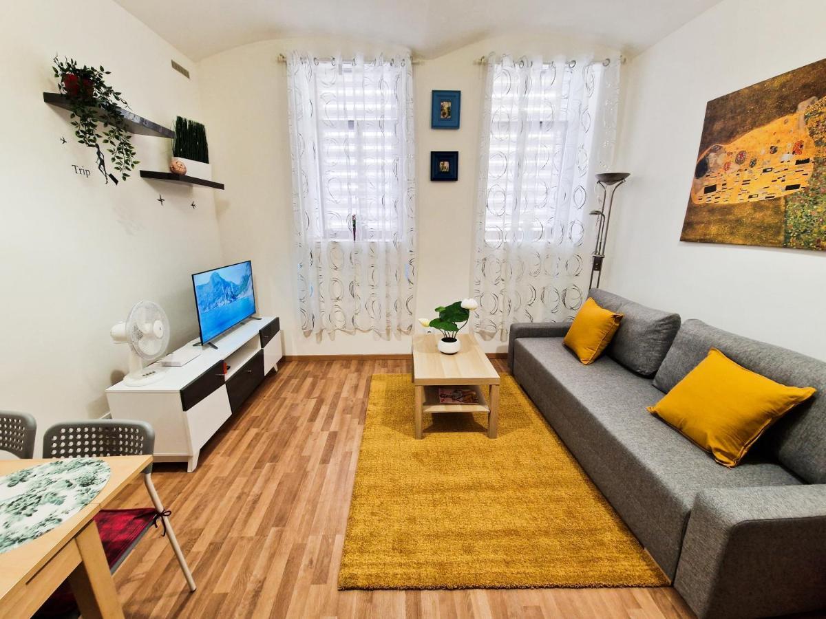 Ground Floor Apartment プラハ エクステリア 写真