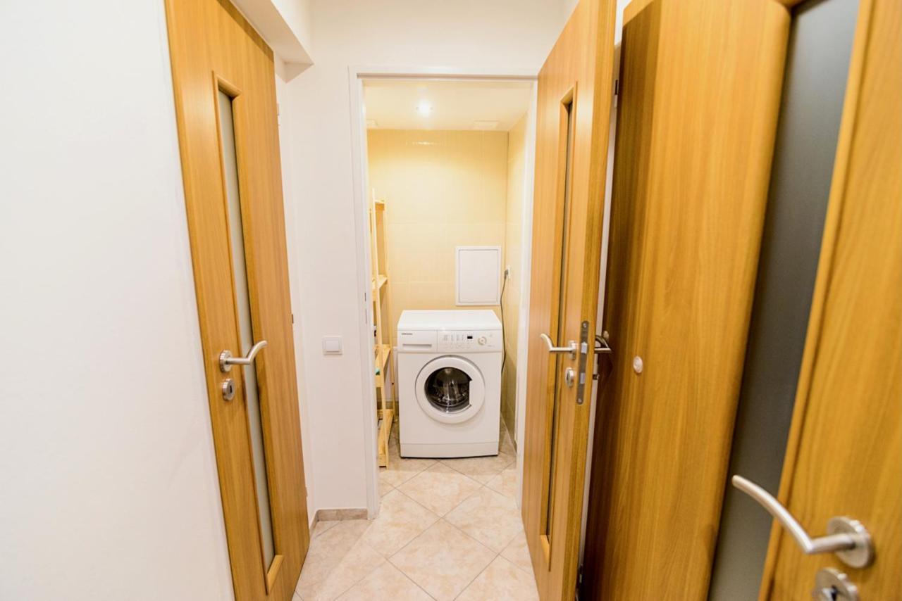 Ground Floor Apartment プラハ エクステリア 写真